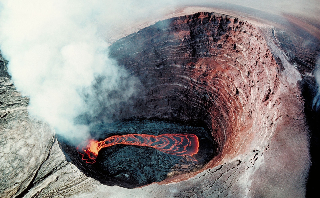 Pu'u O'o Crater Lava pond, Hawaii (Photo by Greg Bishop)